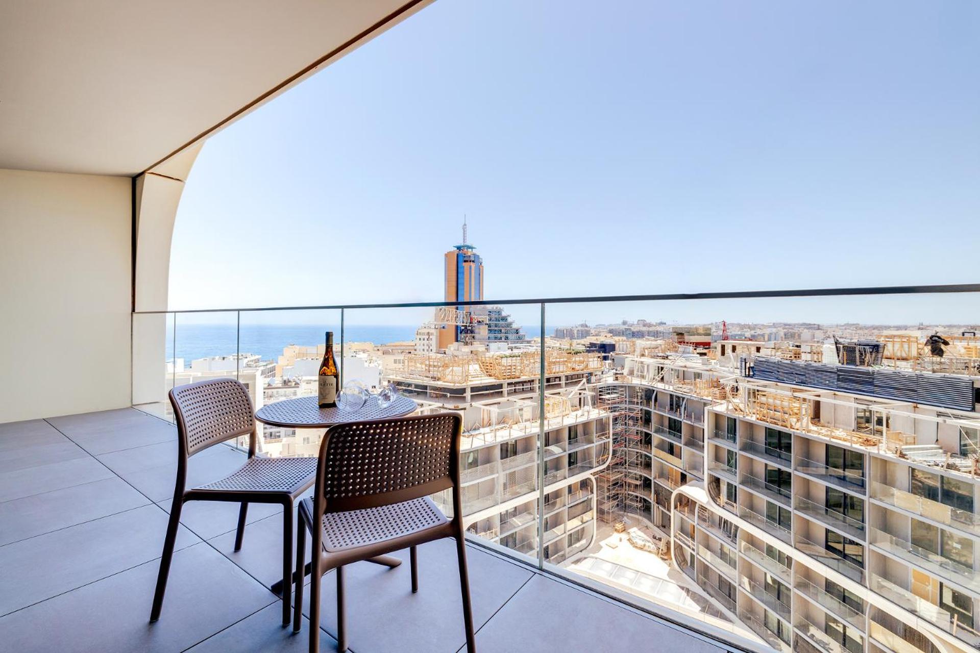 Apartment Superlative In Mercury Towers Saint Julian's
