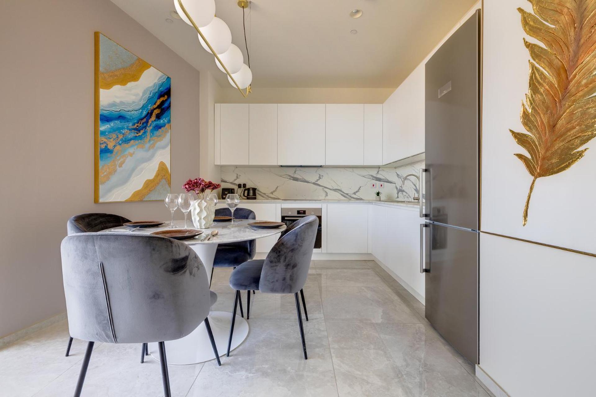 Apartment Superlative In Mercury Towers Saint Julian's